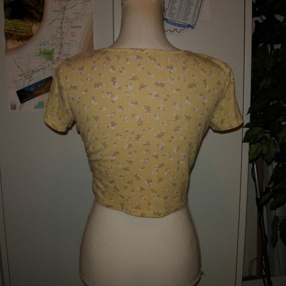 So Yellow Floral Crop top M - Picture 3 of 4